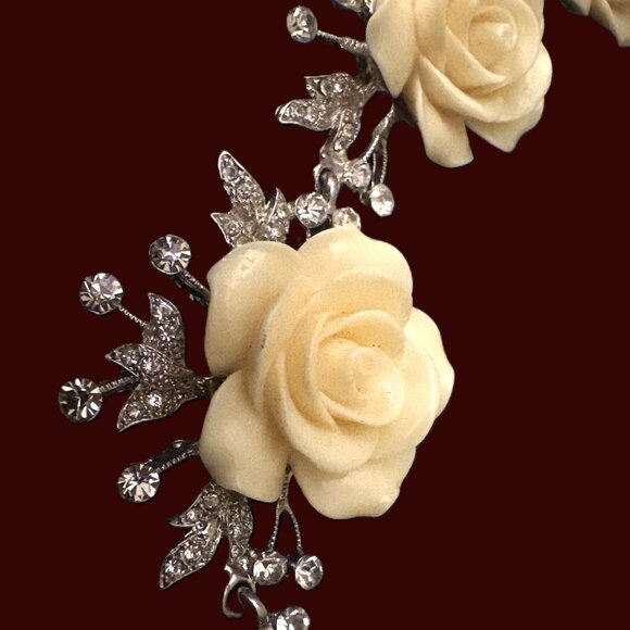 Beautiful Butter Rose Necklace and Matching Earrings Silver with Rhinestones - Picture 2 of 12